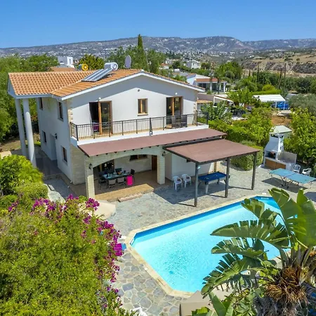 Villa Nicola By *